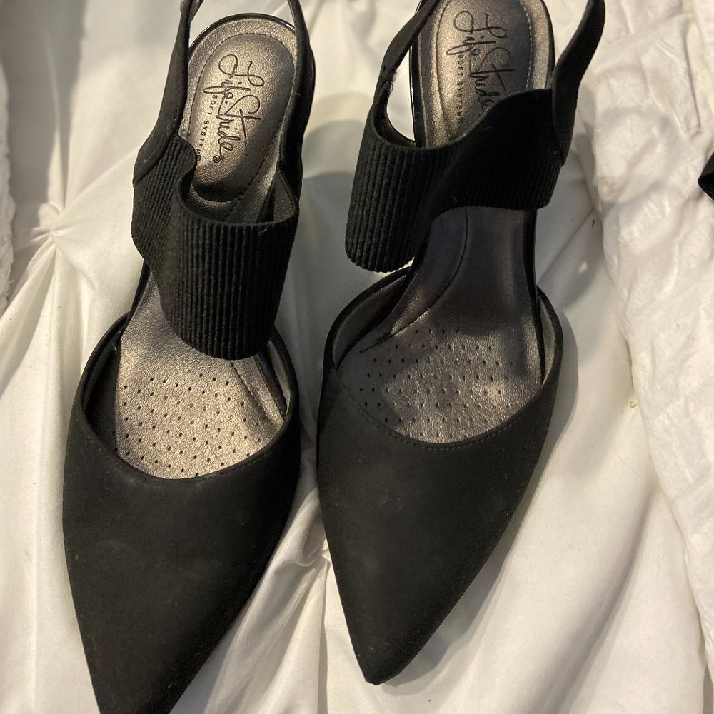 2.5 " elastic arch heels.